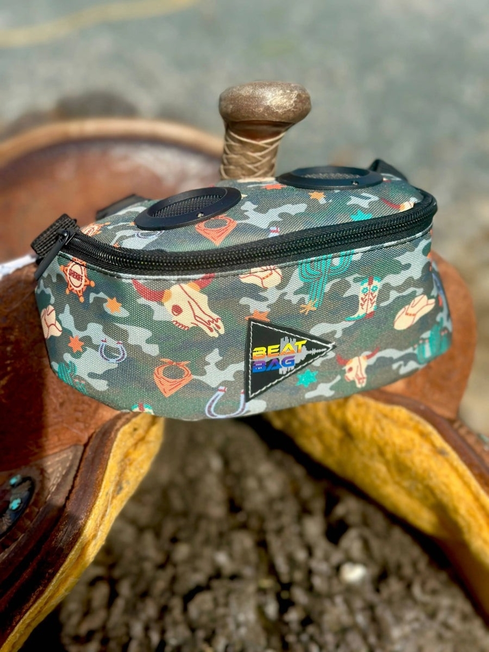 Cowboy Camo Beat Bag Saddle Pommel Pouch with Rechargeable Bluetooth Speakers